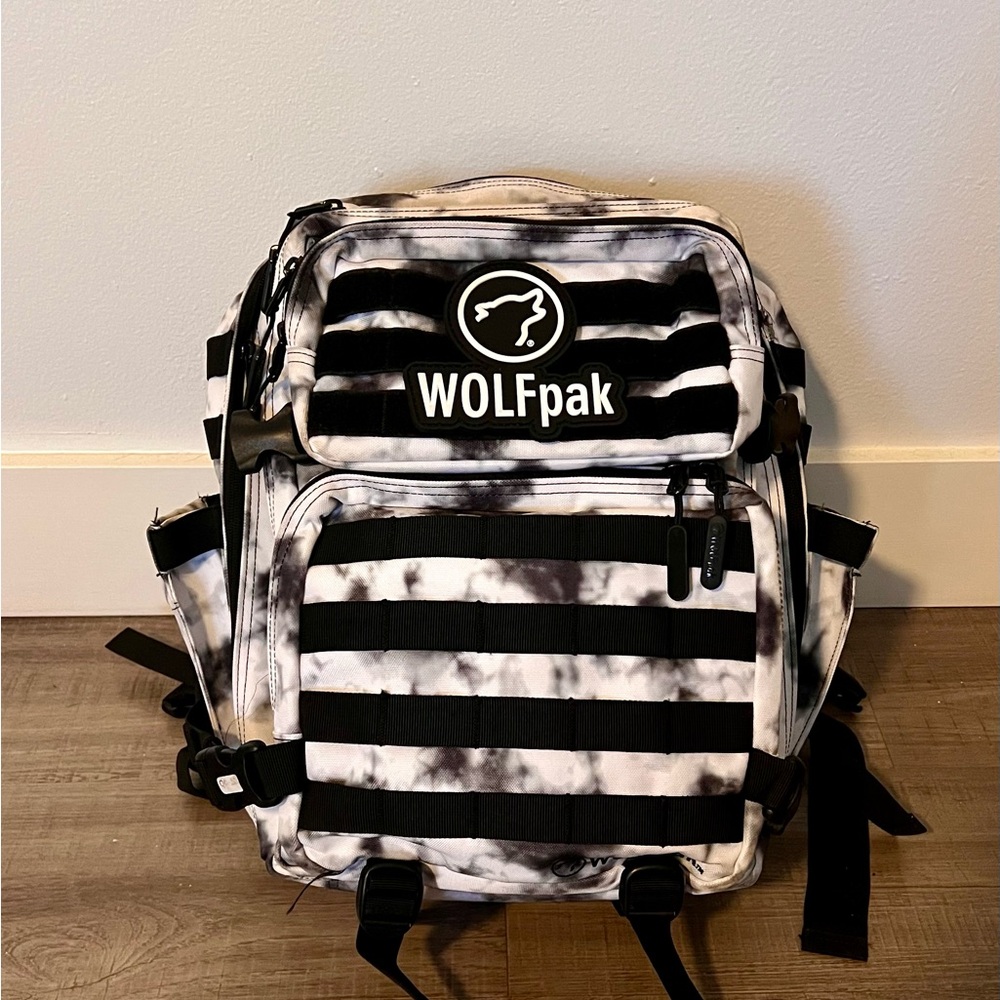 Wolfpak Black and White 35L Backpack